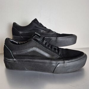 Vans Old Skool. Black. Size M8 / W9.5. Used. Good Conditions.